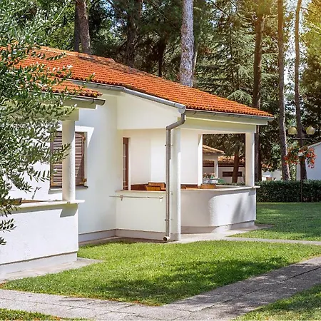 Front In With Wifi Apartman Poreč