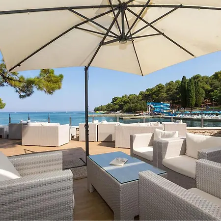 Apartman Front In With Wifi