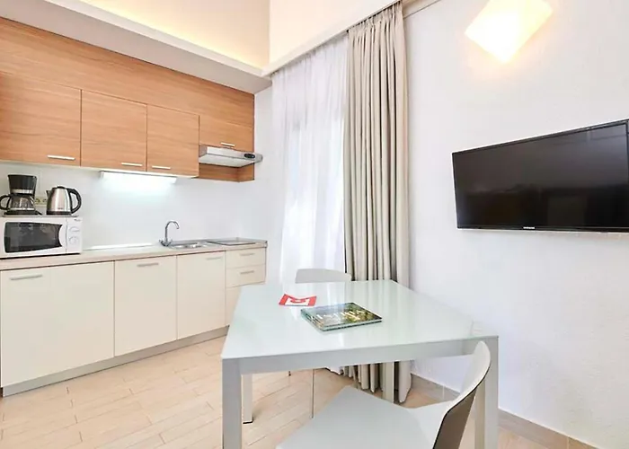 Front In With Wifi Apartman Poreč